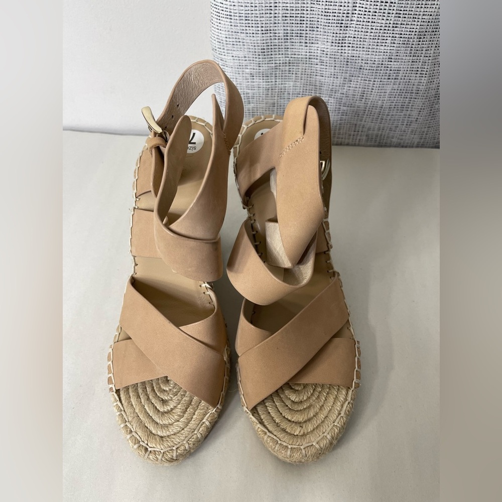 Josie NWOT Women’s Nude Suede Espadrille Wedge Sandal Sz 7